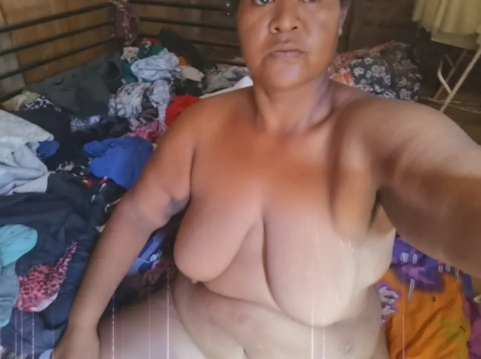 Fat yummy pussy Papua BBW Milf image 9