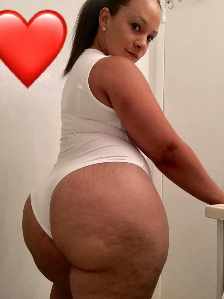 Lightskin Buffalo,Ny slut Latoria off of Clarence Ave coochie stay wet great dick sucker image 4