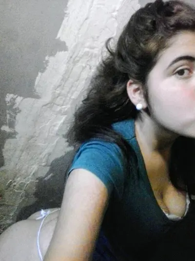 Antonia Adolescente de 18 Años 🤤 cover image