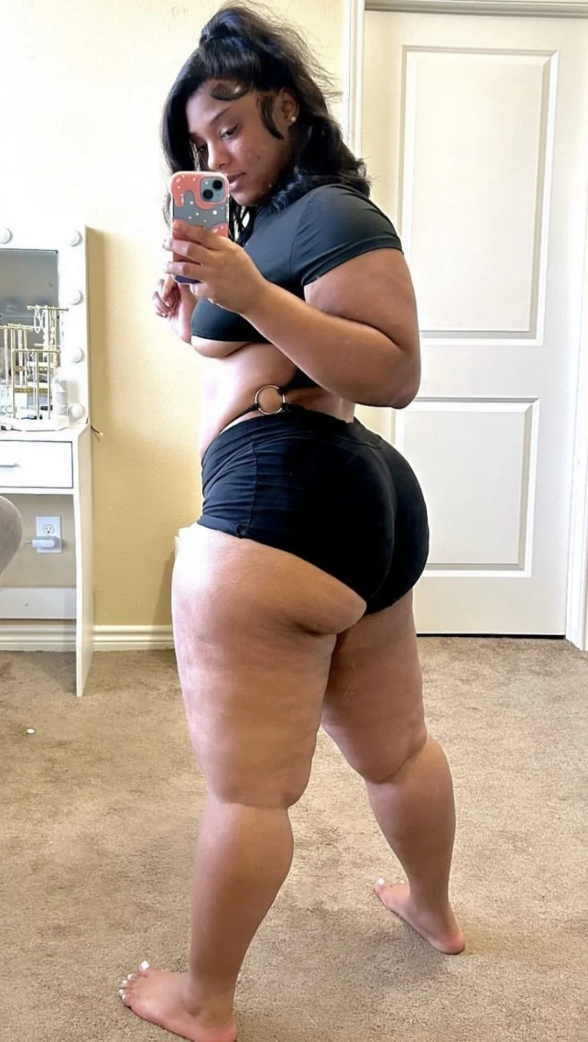 Thicc baddie image 13
