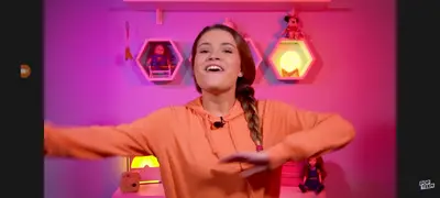 Raissa chadadd ela fez a bia em Chiquititas 2013 agora ela já é mulher grande e adulta cover image