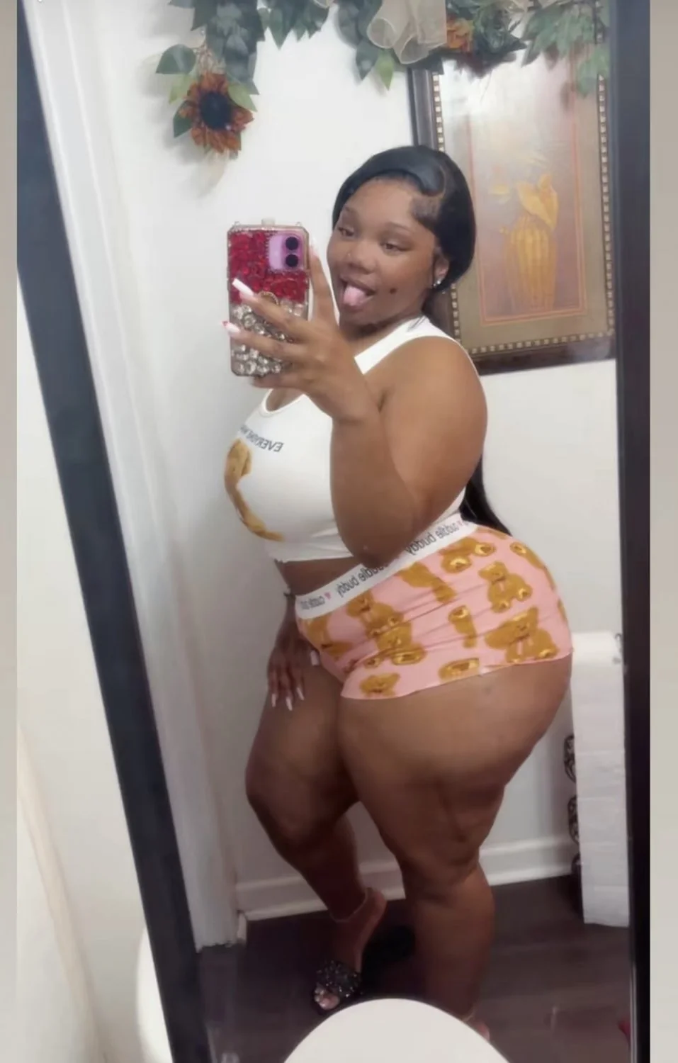 Fat booty yonna🥵🍑 image 2
