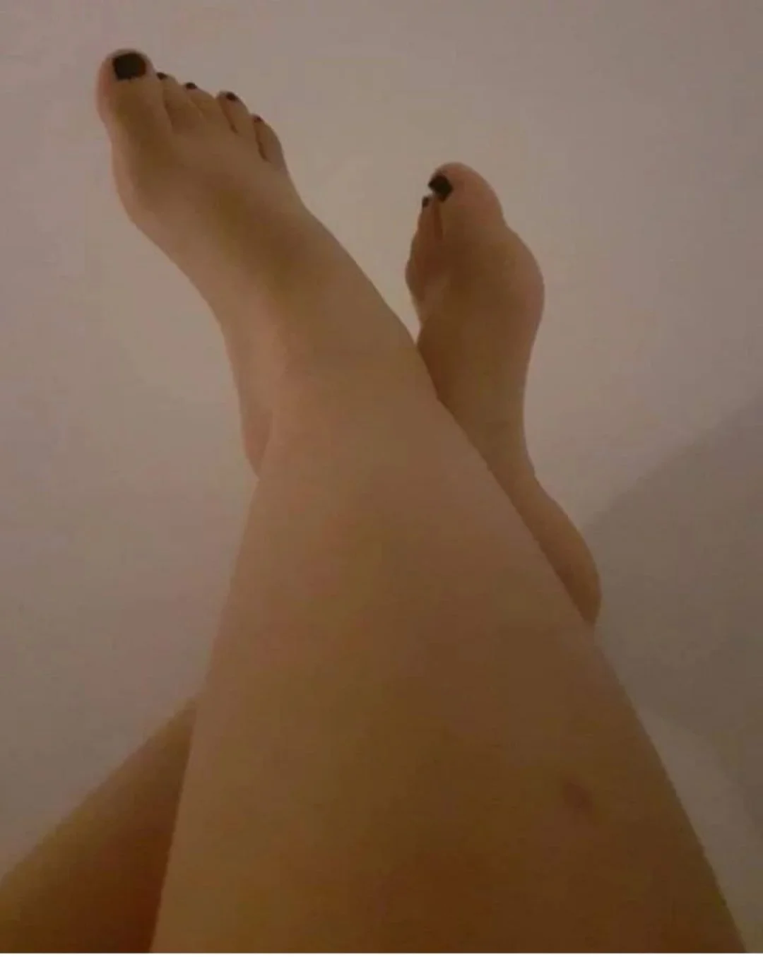 The feet of my ex gf (Cum tribute her) main image