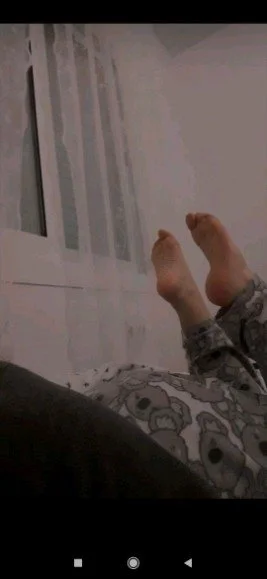 The feet of my ex gf (Cum tribute her) image 2