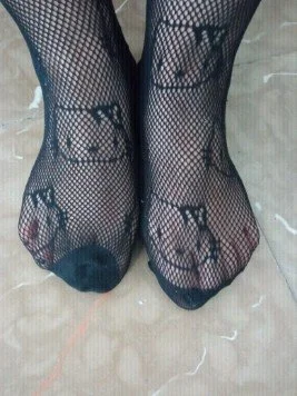 The feet of my ex gf (Cum tribute her) image 4