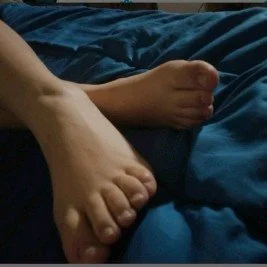 The feet of my ex gf (Cum tribute her) image 5