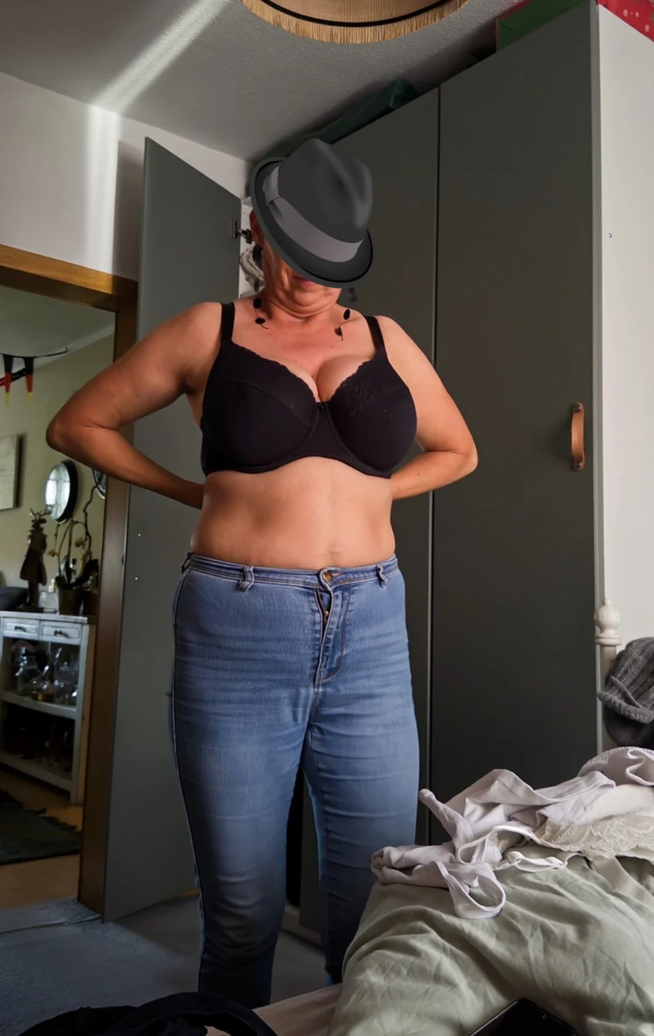 Mature Boob-Show main image