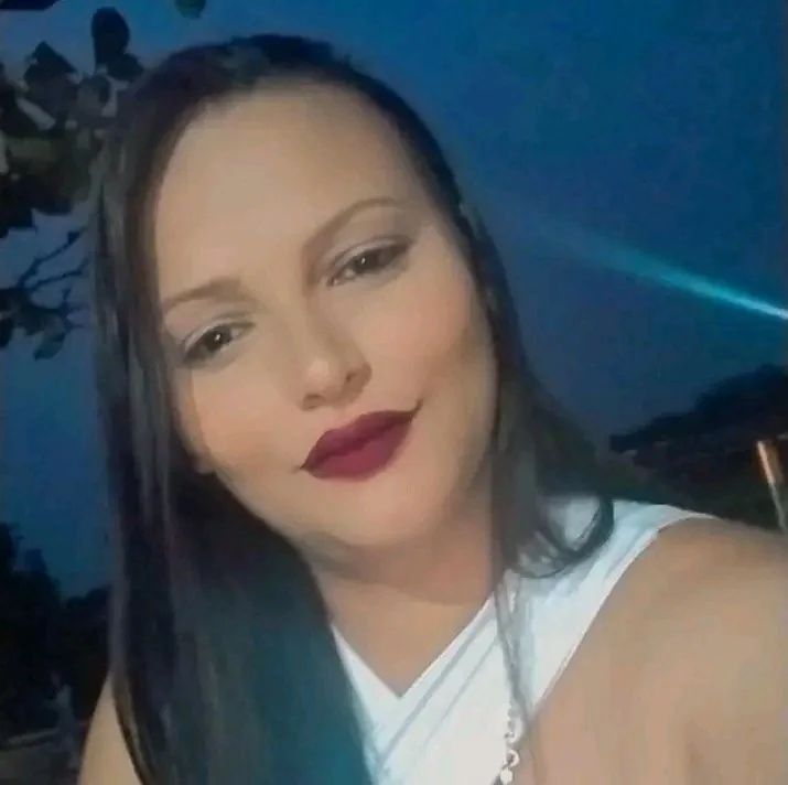Karol Silva: 💗🌺📿 image 10
