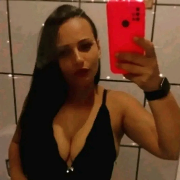 Karol Silva: 💗🌺📿 image 12