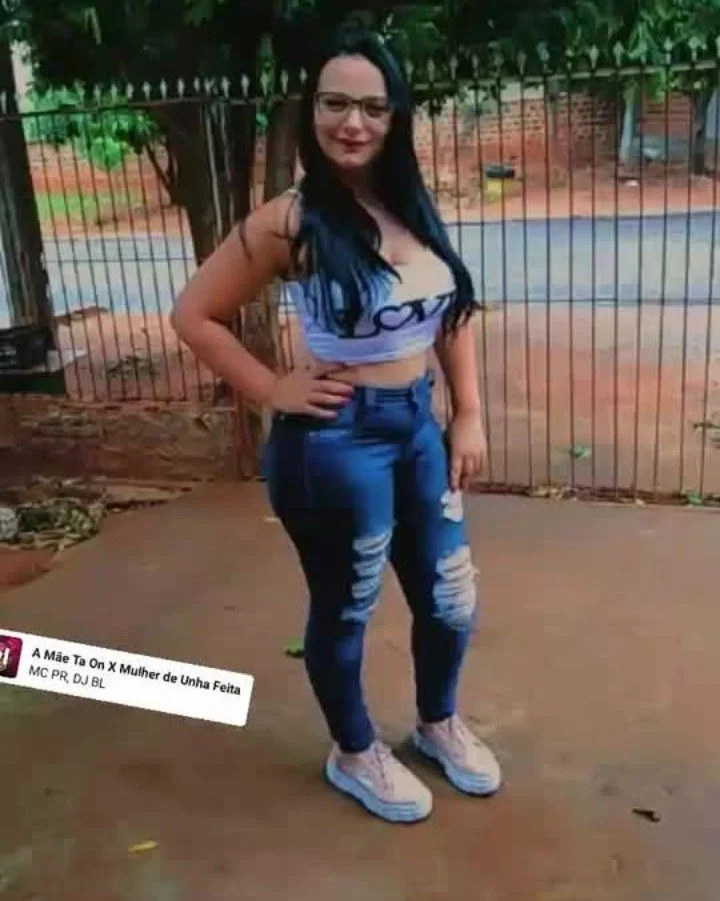 Karol Silva: 💗🌺📿 image 13