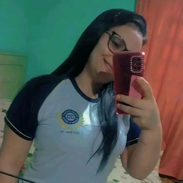 Karol Silva: 💗🌺📿 image 9