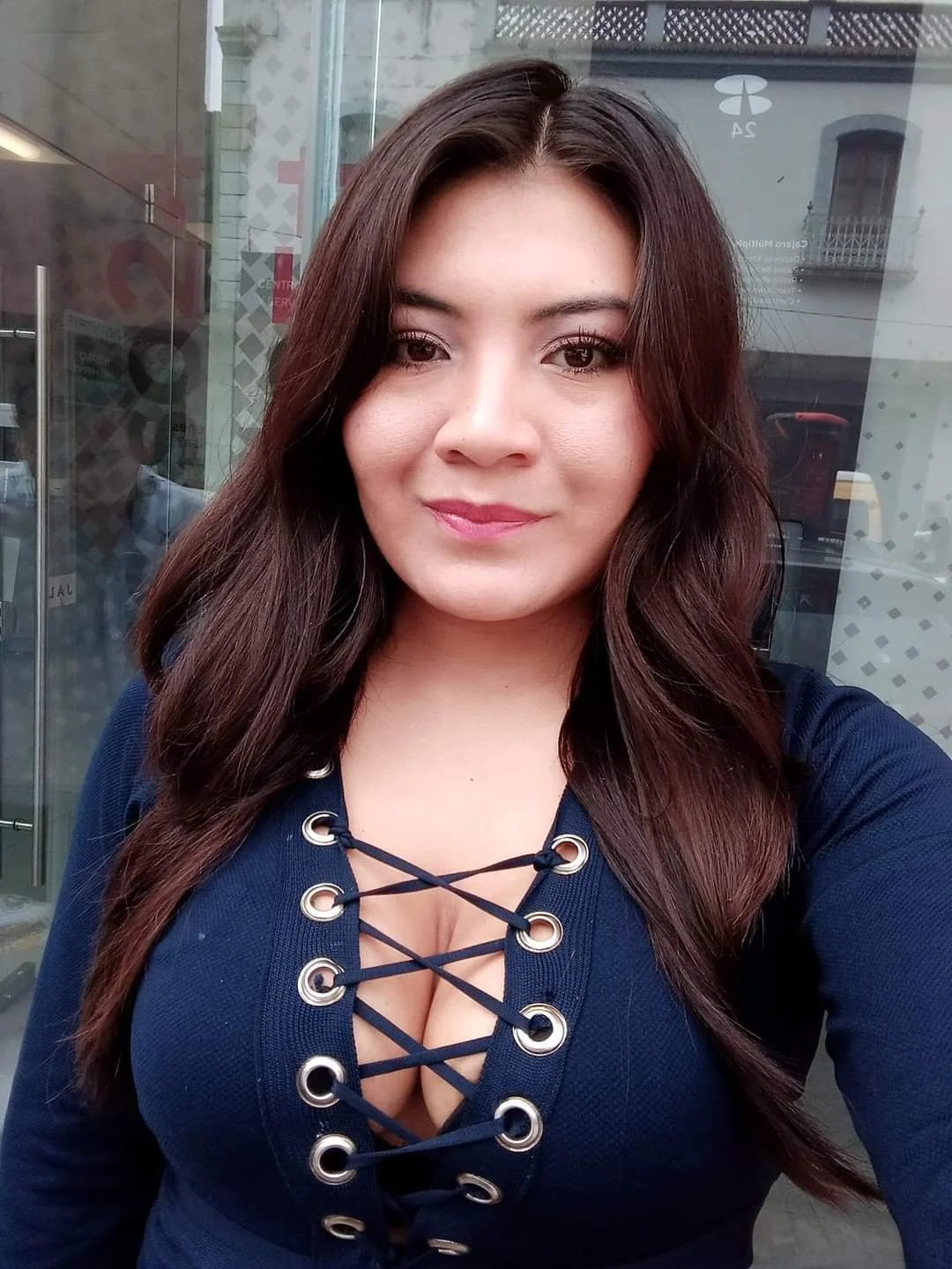 Edecán madura mexicana image 30