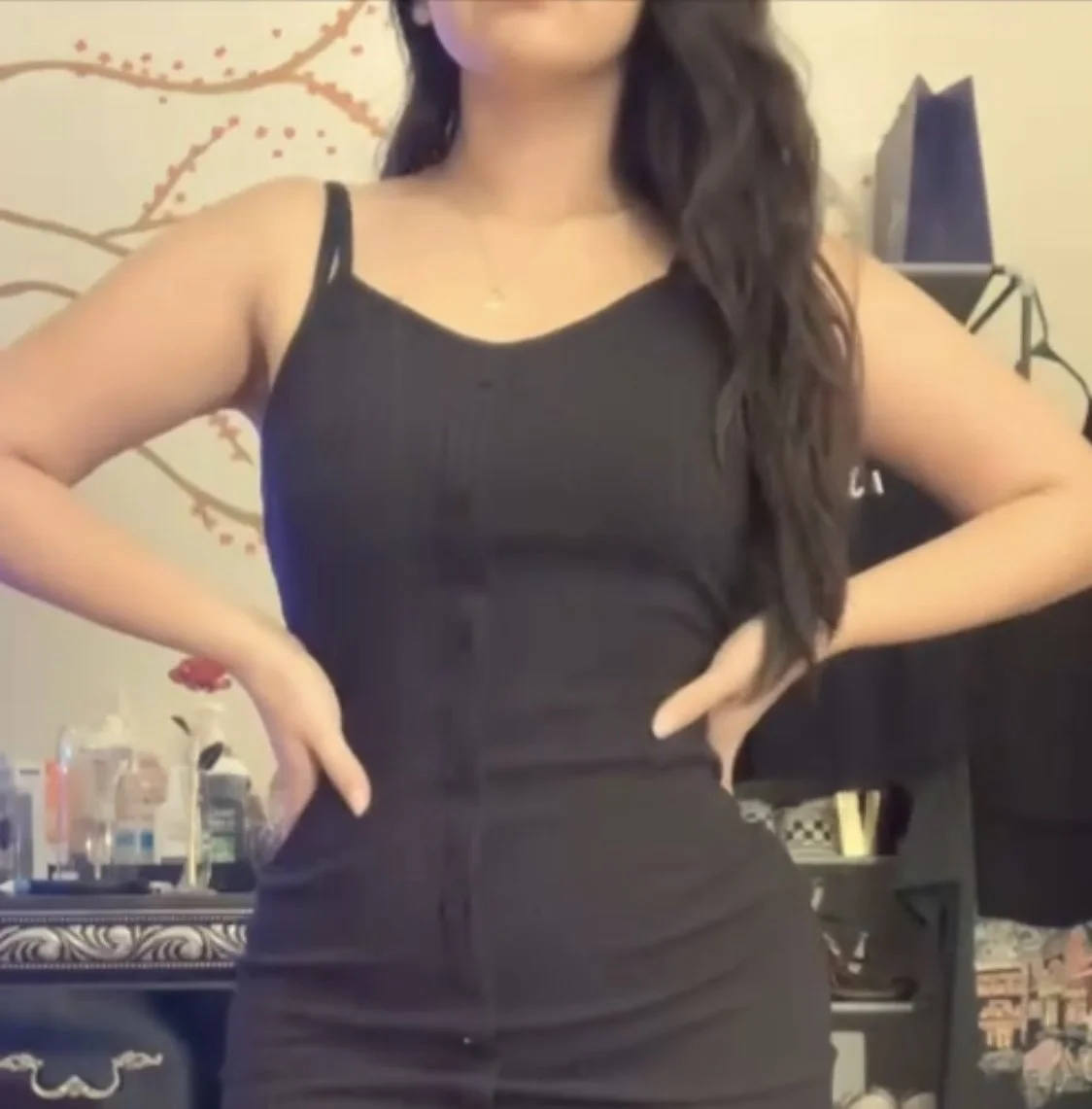 Convinced irl latina to undress & show off her body main image