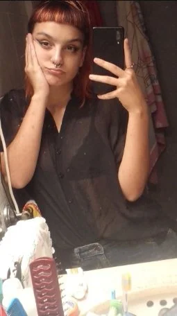 Uruguaya peluda masturbándose main image