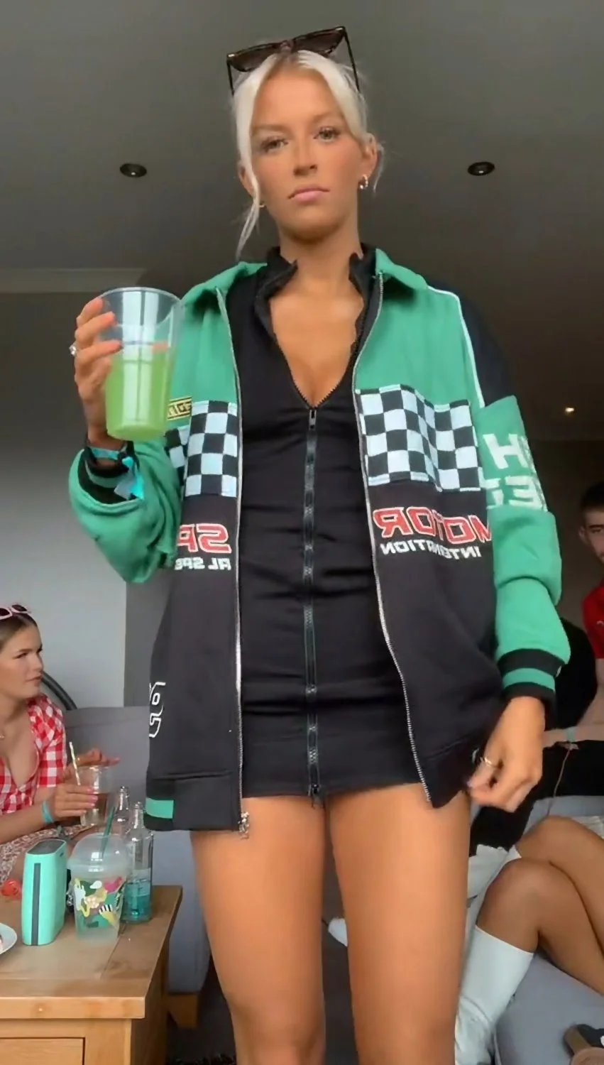 Slutty blonde Scottish chav part 3 image 18