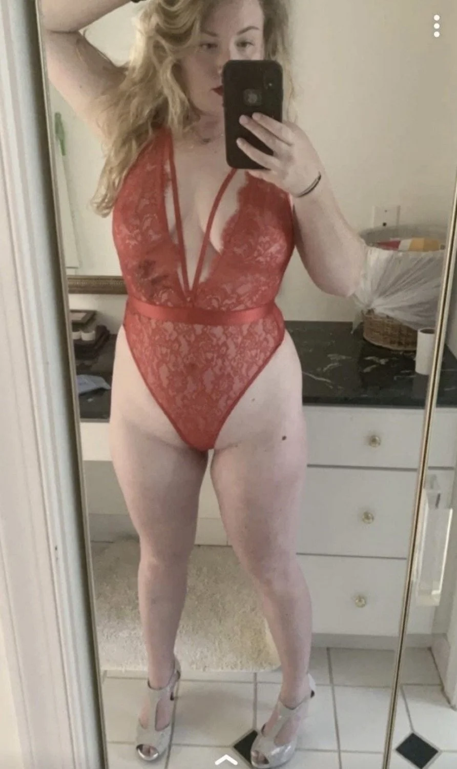 Webslut-Busty Bimbo-Lost image 18