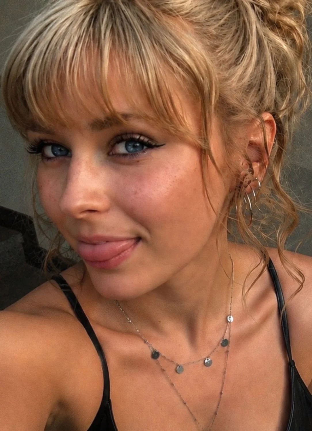 Kik slut wants everyone to send her dick pics and humiliate her image 5