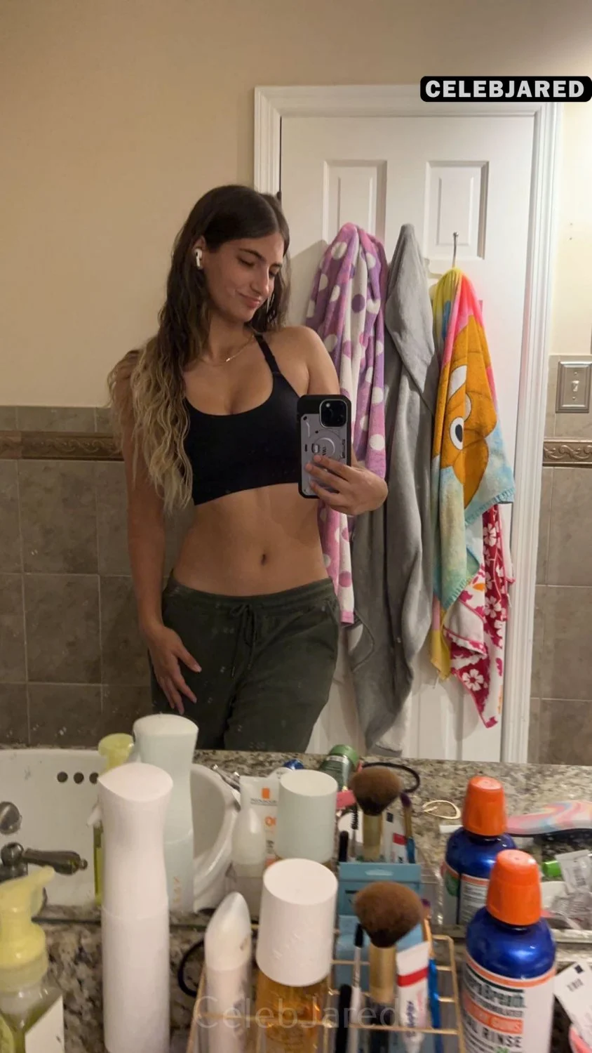 Sorority slut S0ph1a V image 23