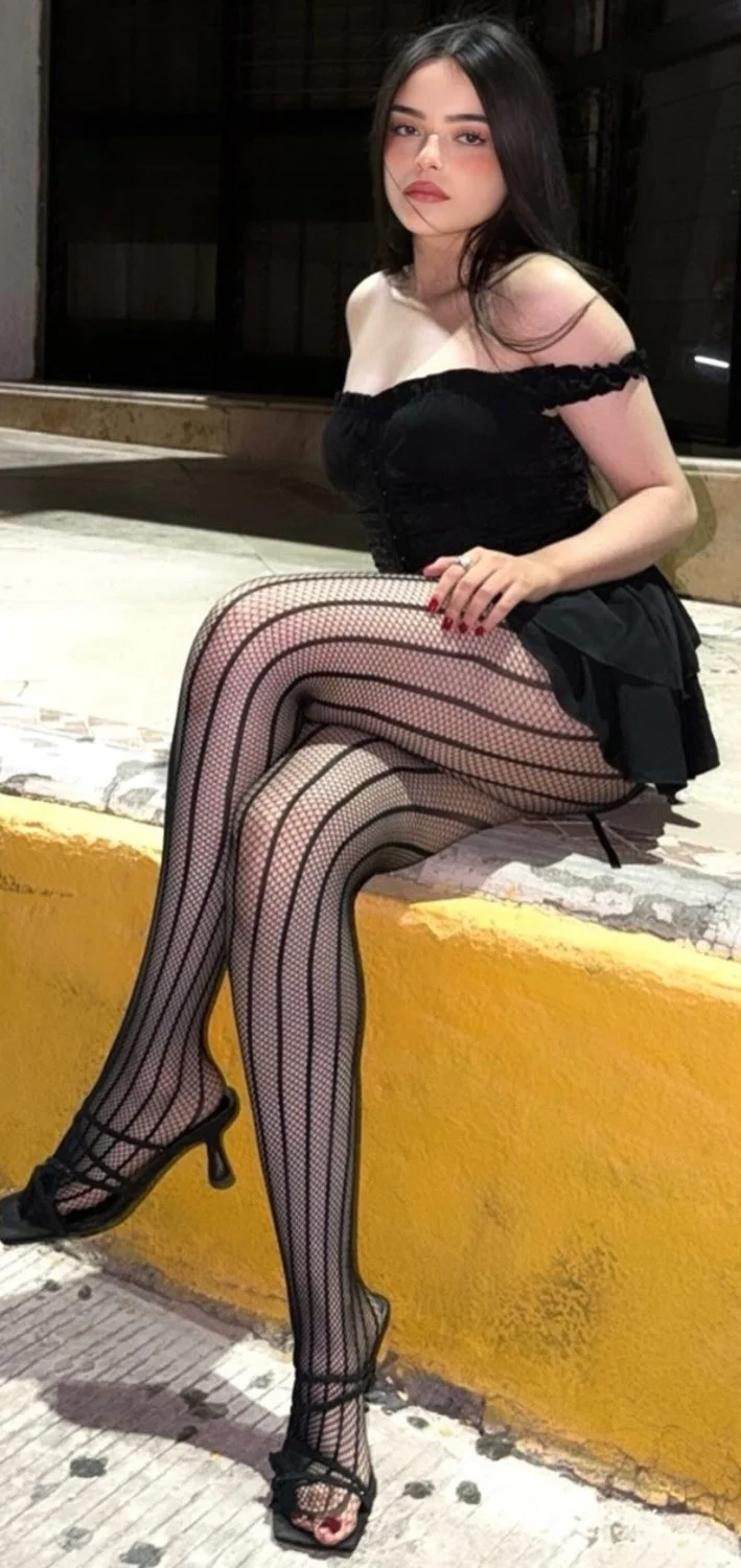 Anna Valen, una perra con cuerpo sabroso que lo exhibe en sus redes, que rica perra image 25