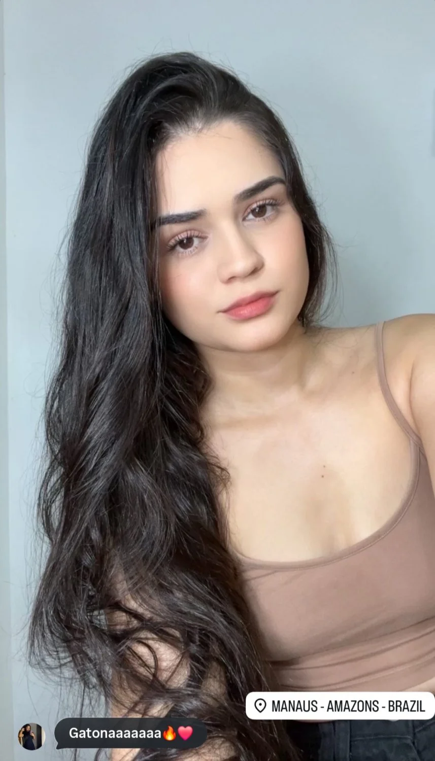 Vazou foto de novinha de Manaus mostrando sua bucetinha gostosa image 9