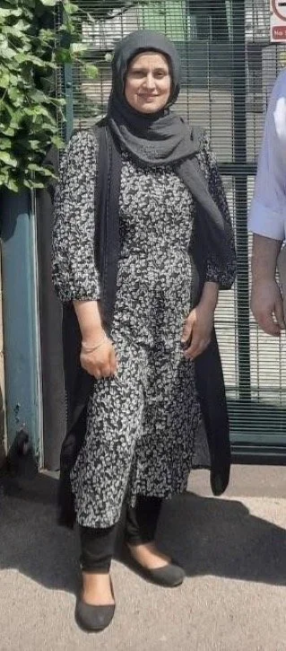 Pakistani milf image 14