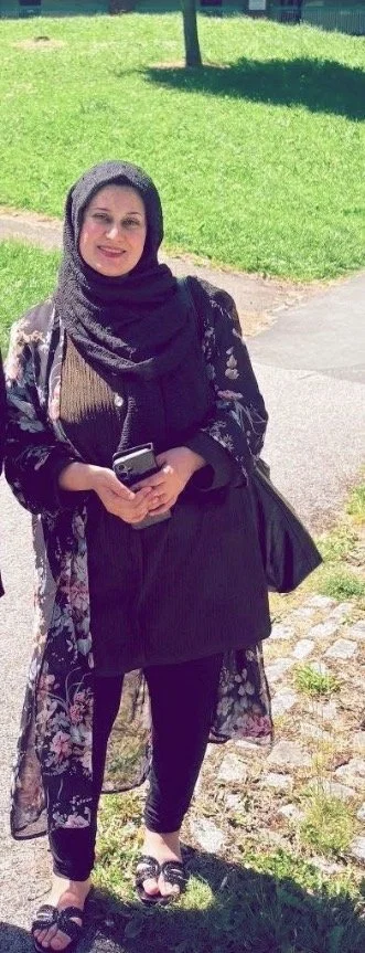 Pakistani milf image 15