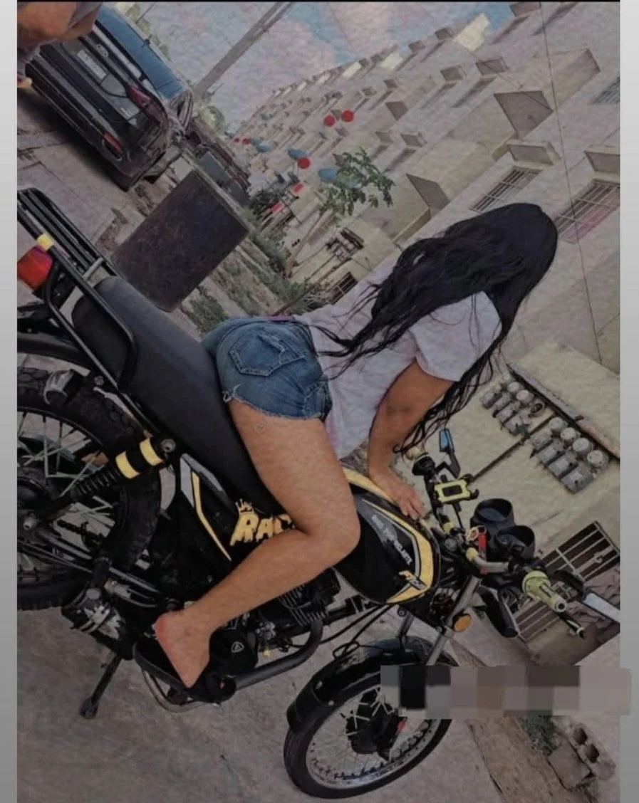 Monse R image 3