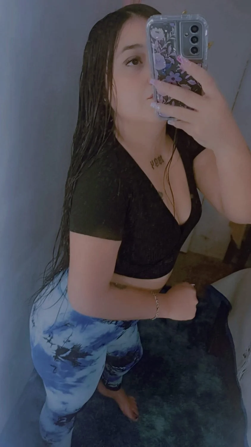 Monse R image 4