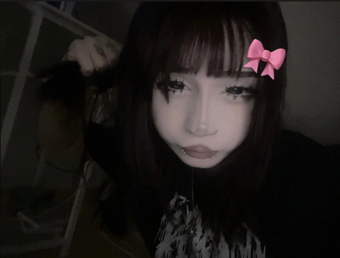 Alt girl main image