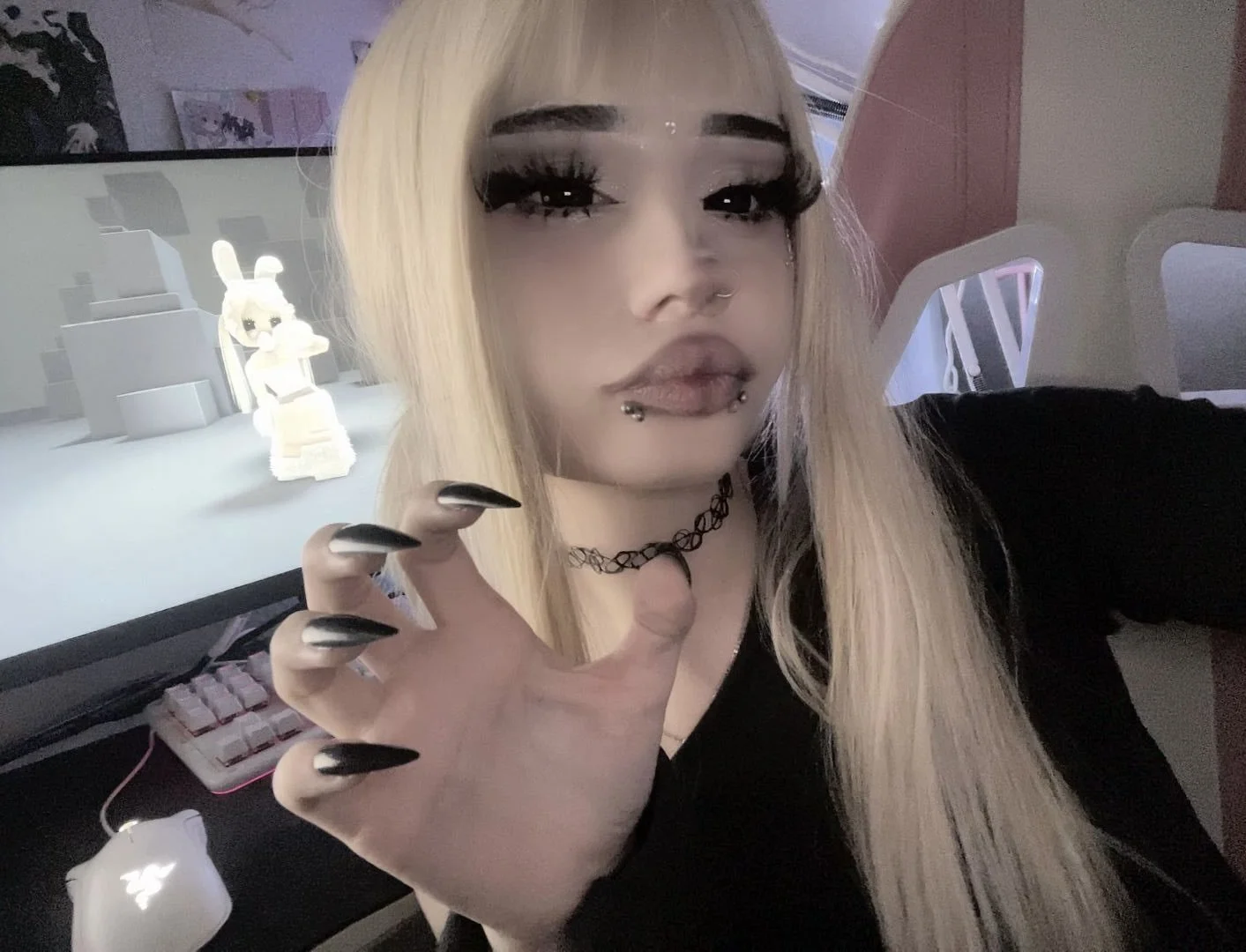 Alt girl image 4