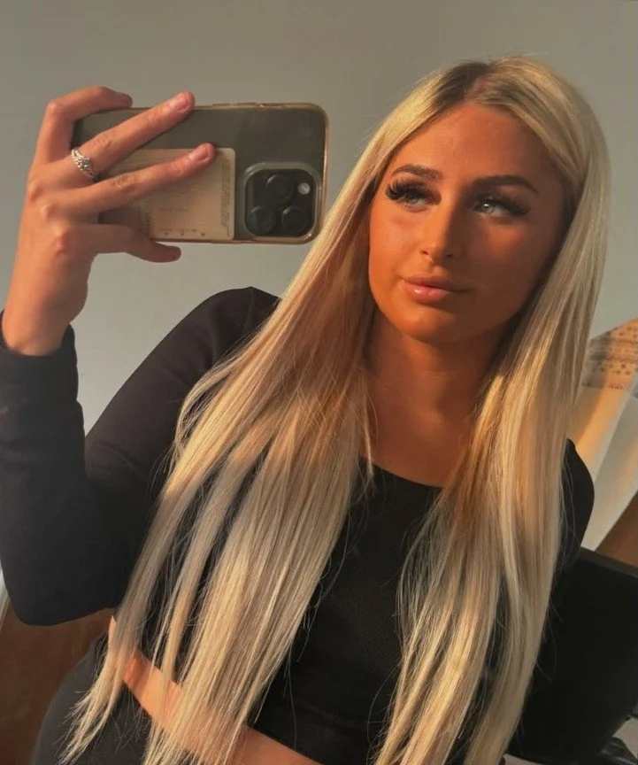 Chunky blonde UK chav slut Beth image 2