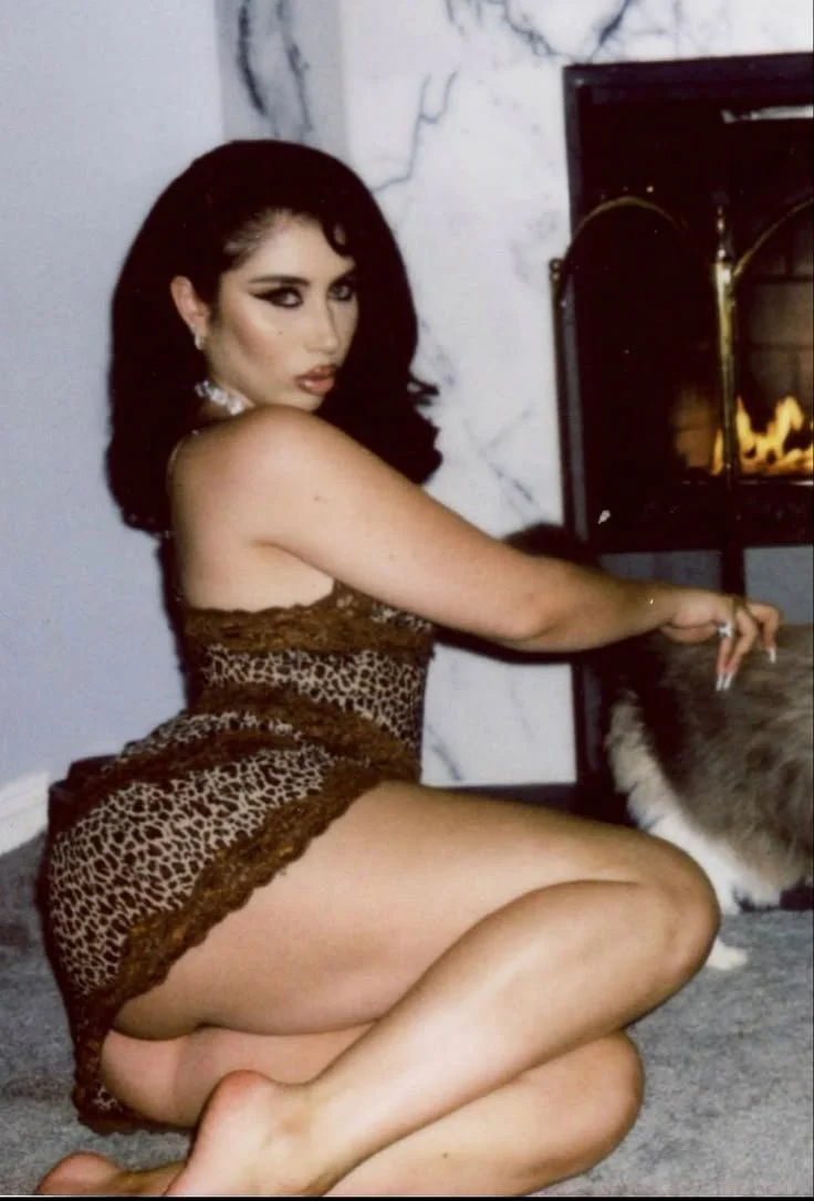 Karly Marina Loaiza mejor conocida como Kali uchis mi culonbiana favorita 🔥 image 9