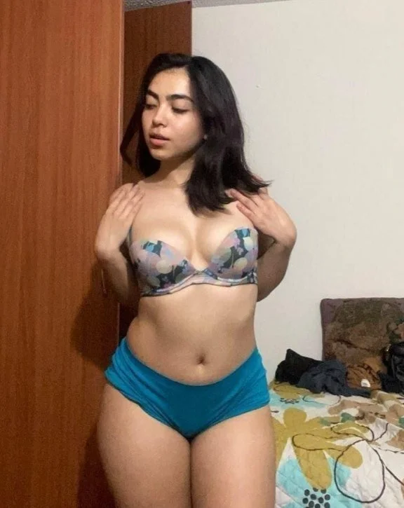 Mexicana Leslie teen petite sexy con ricas tetas culona deliciosa nudes image 3