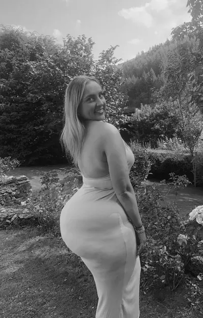 Pawg Arlene and her ridiculous dumptruck cover image