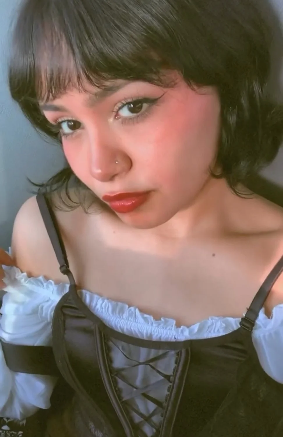 Insta - Eteraluna - pendeja que se cree bruja filtrada con (IA) image 3