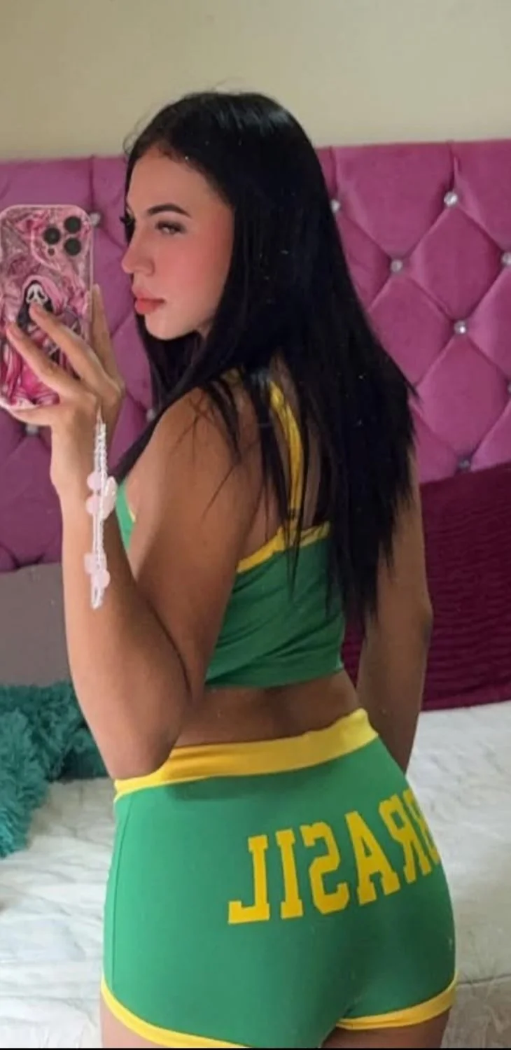 Flaquita sexy y hermosa cara de zorrita image 11