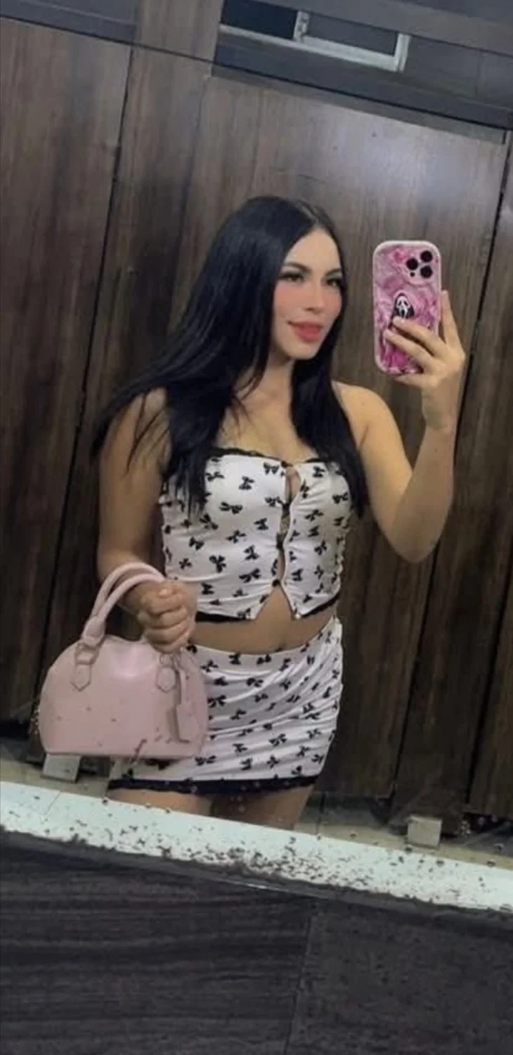 Flaquita sexy y hermosa cara de zorrita image 17