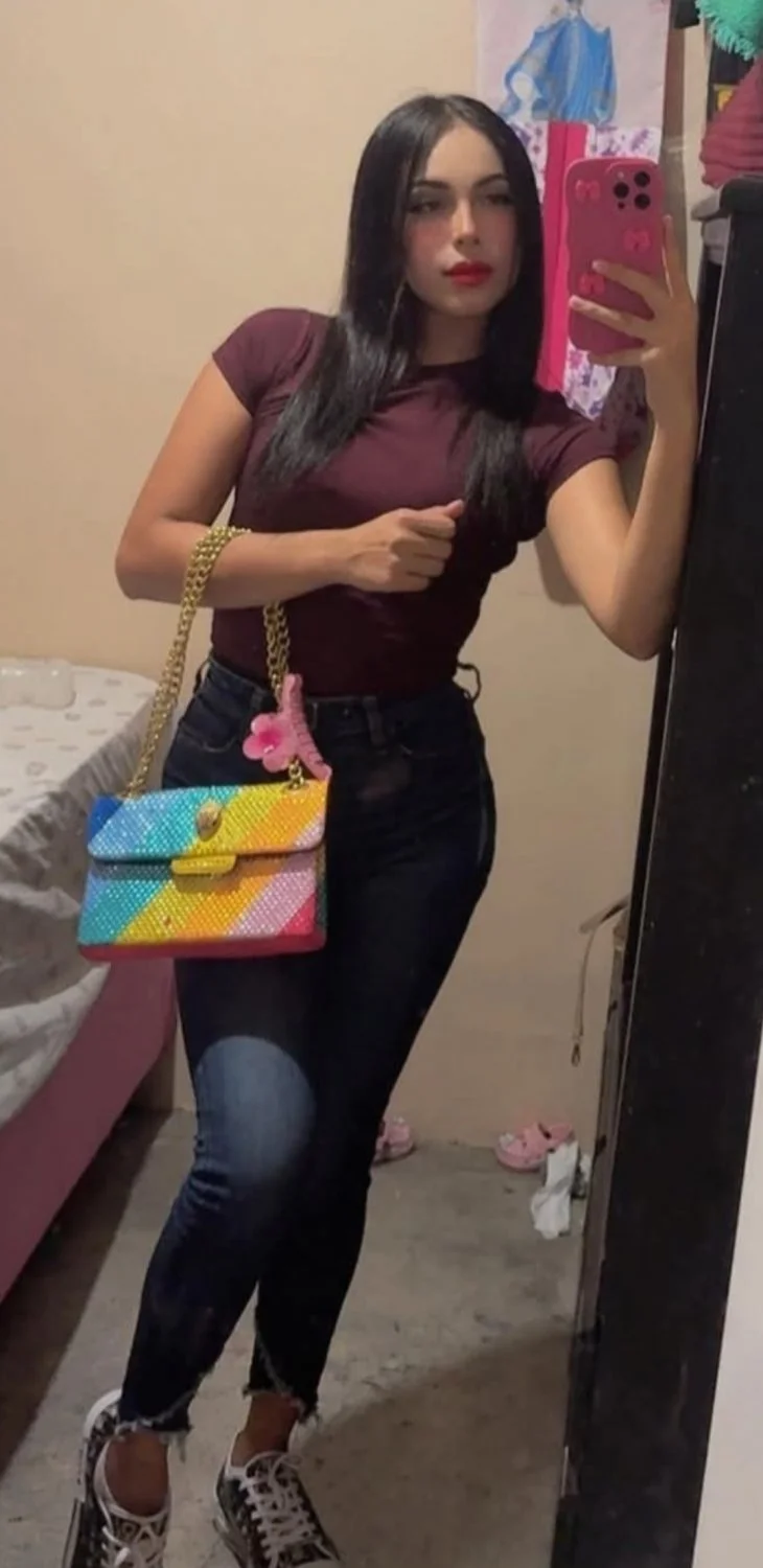 Flaquita sexy y hermosa cara de zorrita image 6