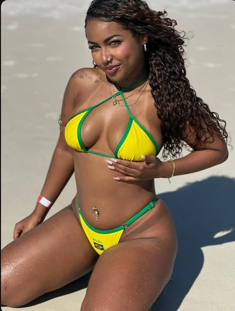 Novinha Pretinha do rabão - name that girl? image 4