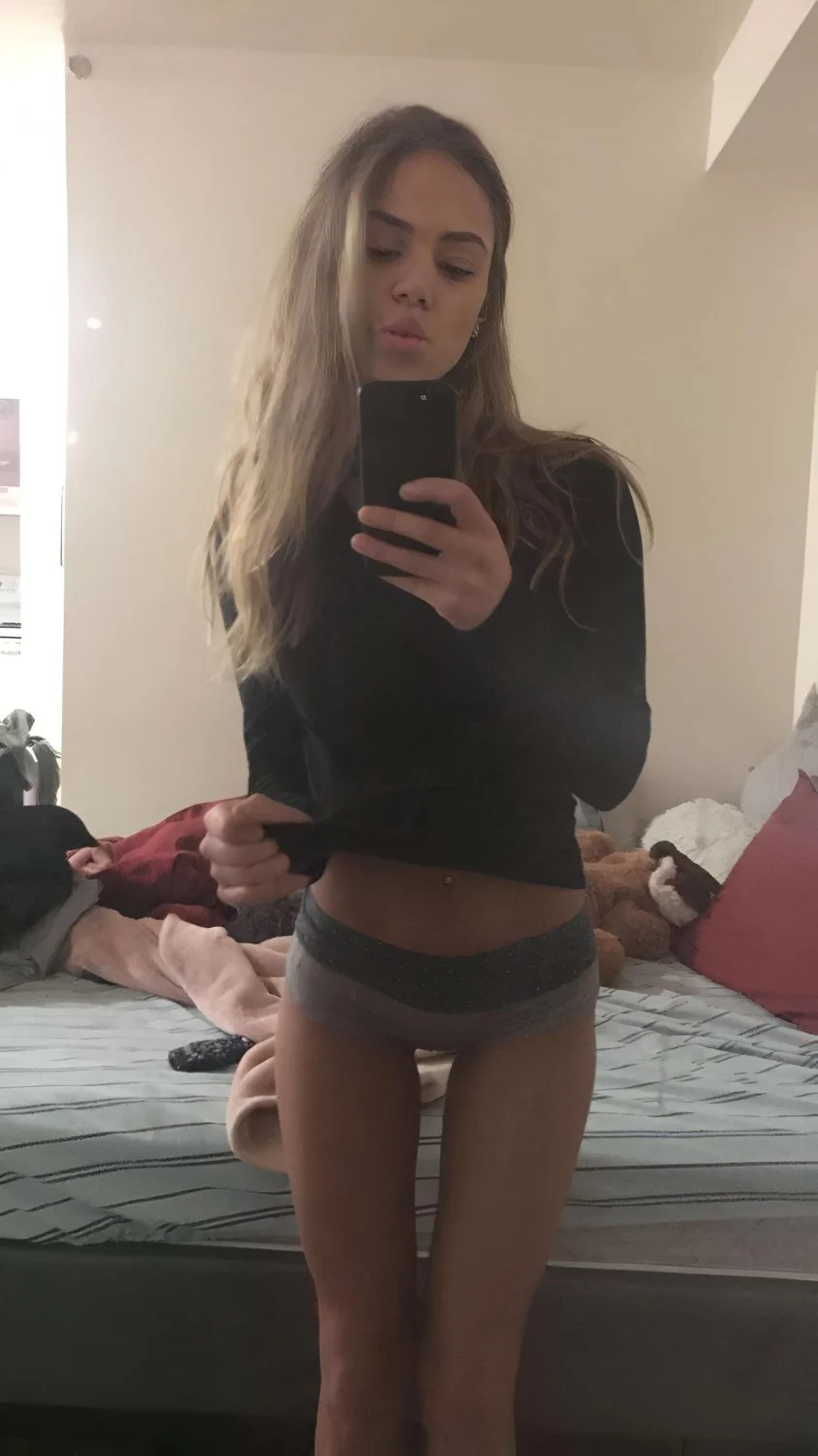 Lot of hot comments on her IG image 5