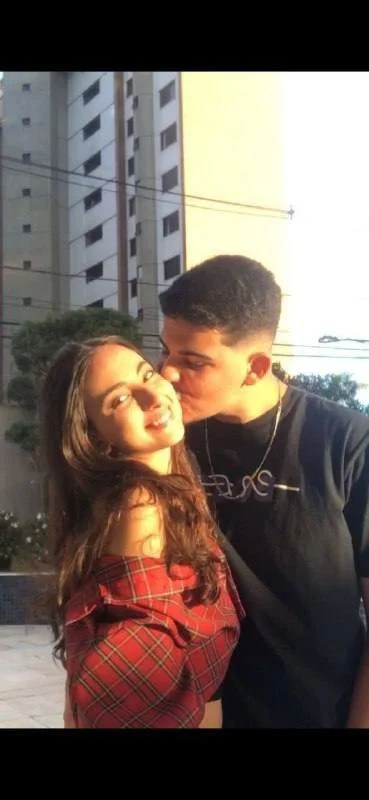 novinha safada de med mandou video pro amante e foi vazada na net! videos br,gostosas, amante, corno image 1
