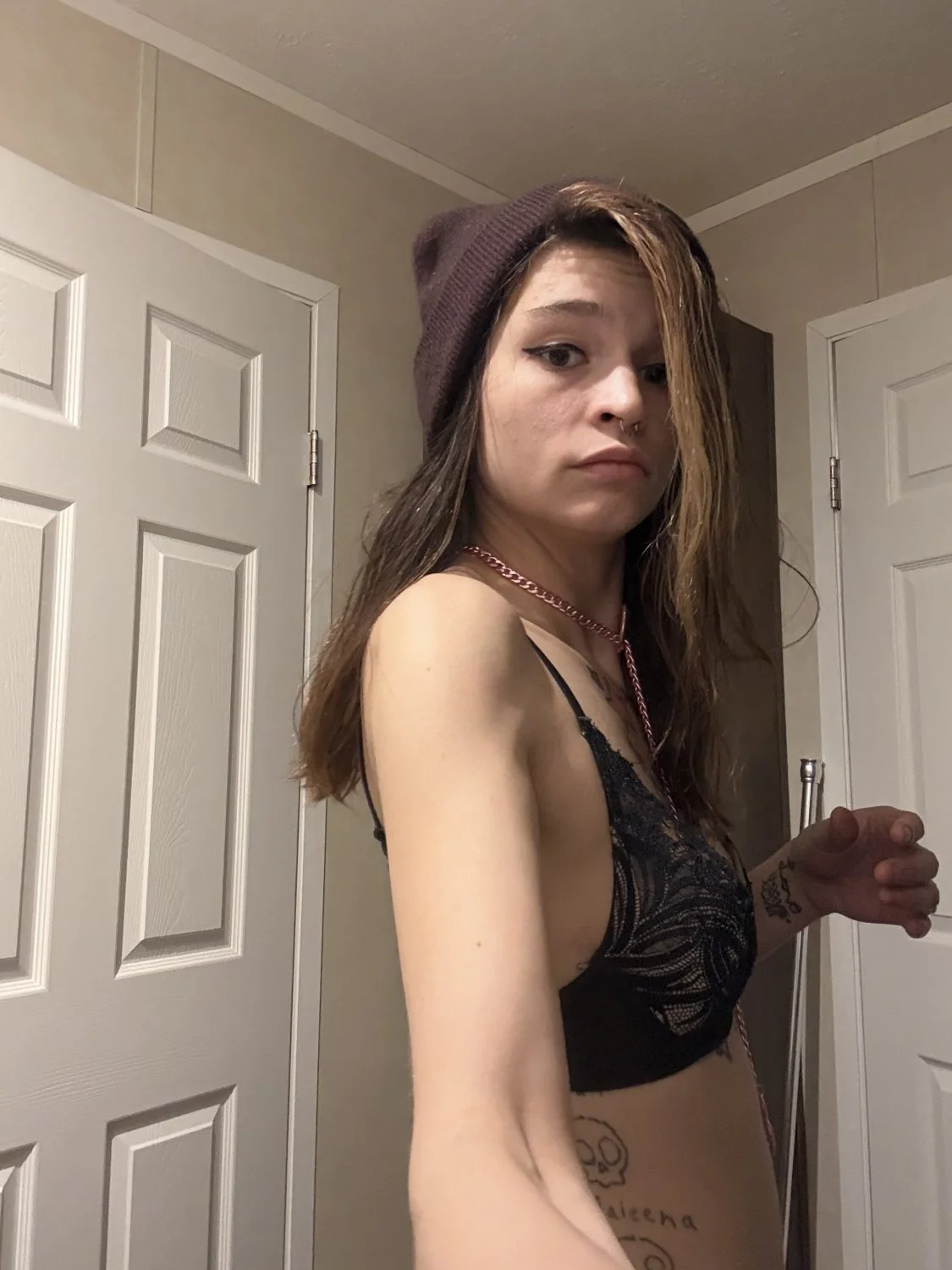 Who would you want me or bell delphine main image