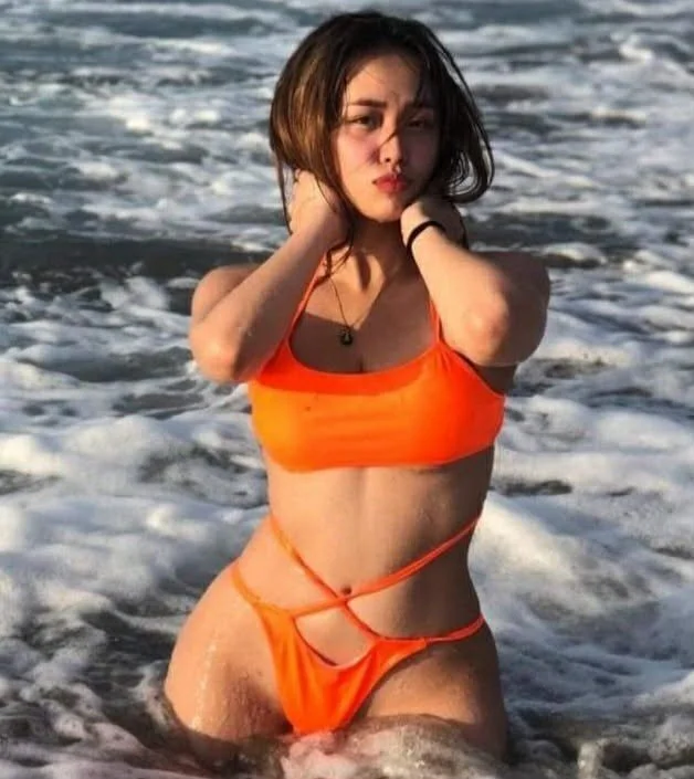 Hot Pinay Asian Pawg image 3