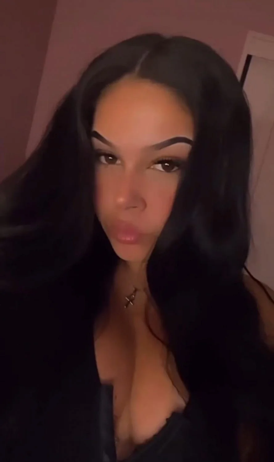 Fuckable Chicas image 5