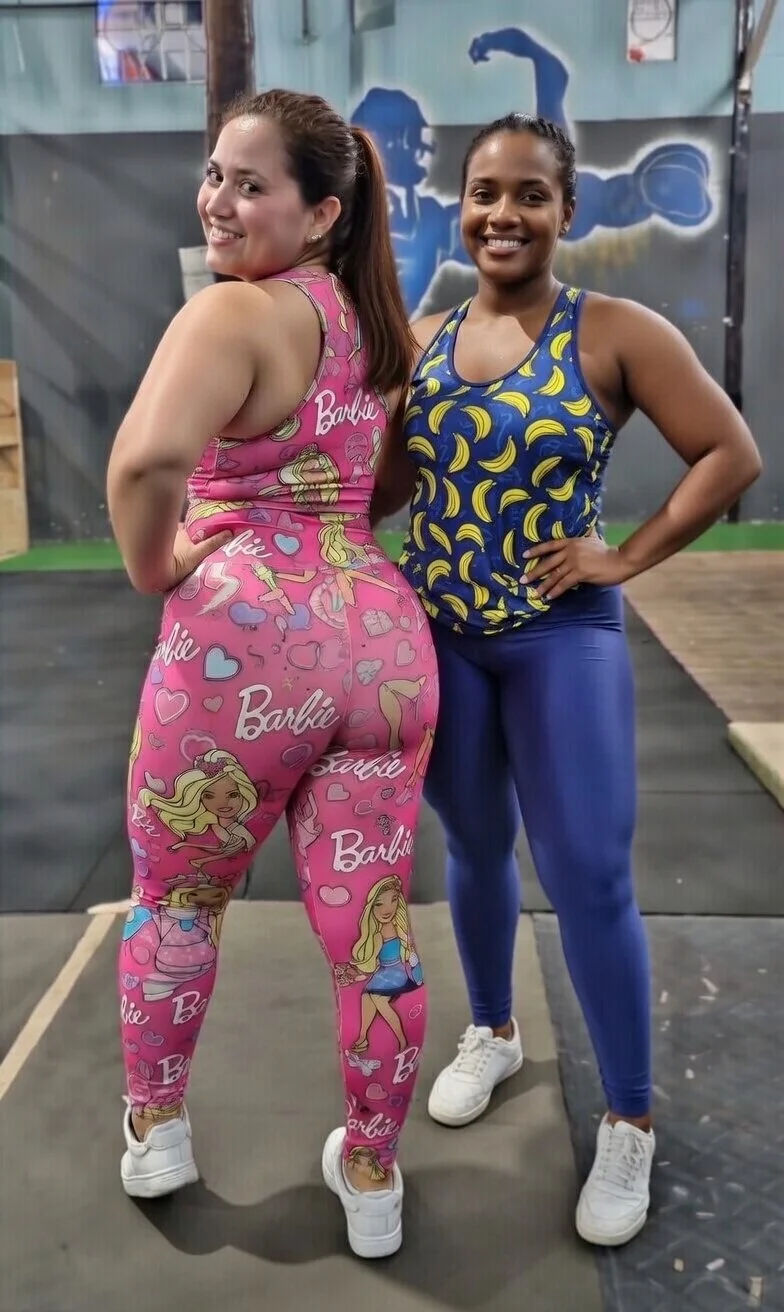 Essa gostosa é fã da Bárbie e ama roupas rosas. Parte 1. IA - AI image 10