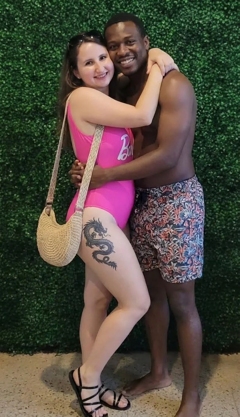 Essa gostosa é fã da Bárbie e ama roupas rosas. Parte 1. IA - AI image 4