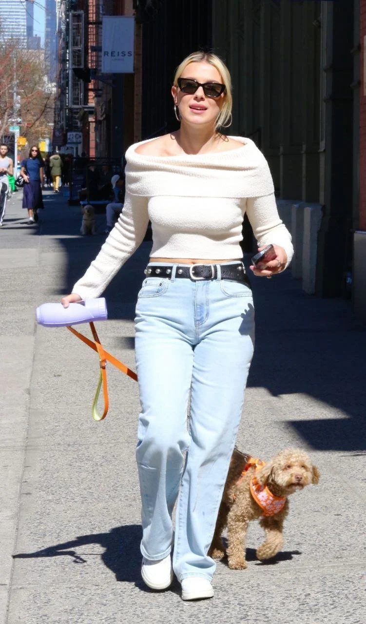 Millie Bobby brown [2025 no bra pics] main image
