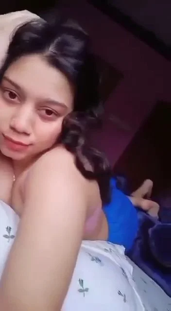Indian teen girl show her ass image 13