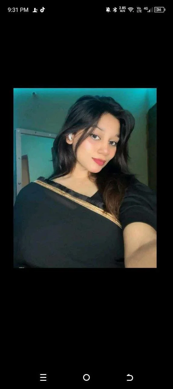 Indian teen girl show her ass image 2