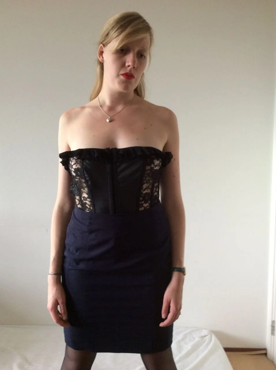 Floor Dutch submissive slut 23yo image 3